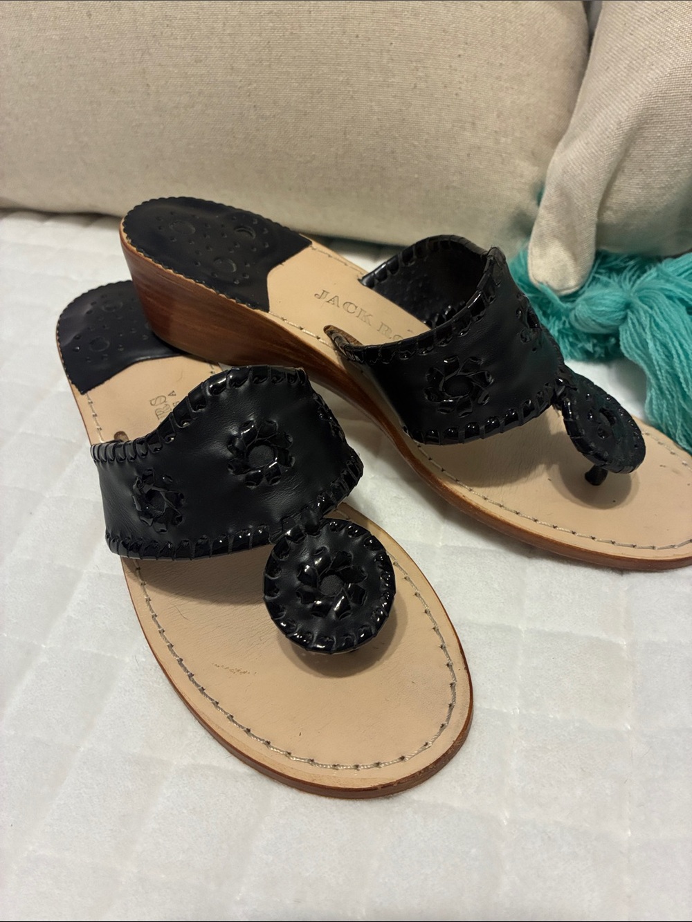 Jack Rogers Black Leather Wedge Thong Sandals. Size 7M.